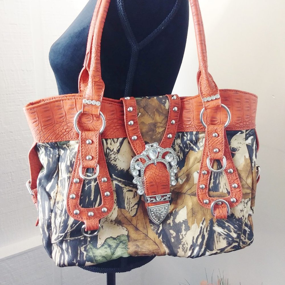 Yesir orange-brown-tan camouflage purse